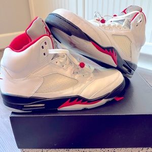 Nike Air Jordan Retro #5 White/Fire Red OG released 2020